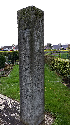 Ehrenmal Kommunalfriedhof Weetfeld